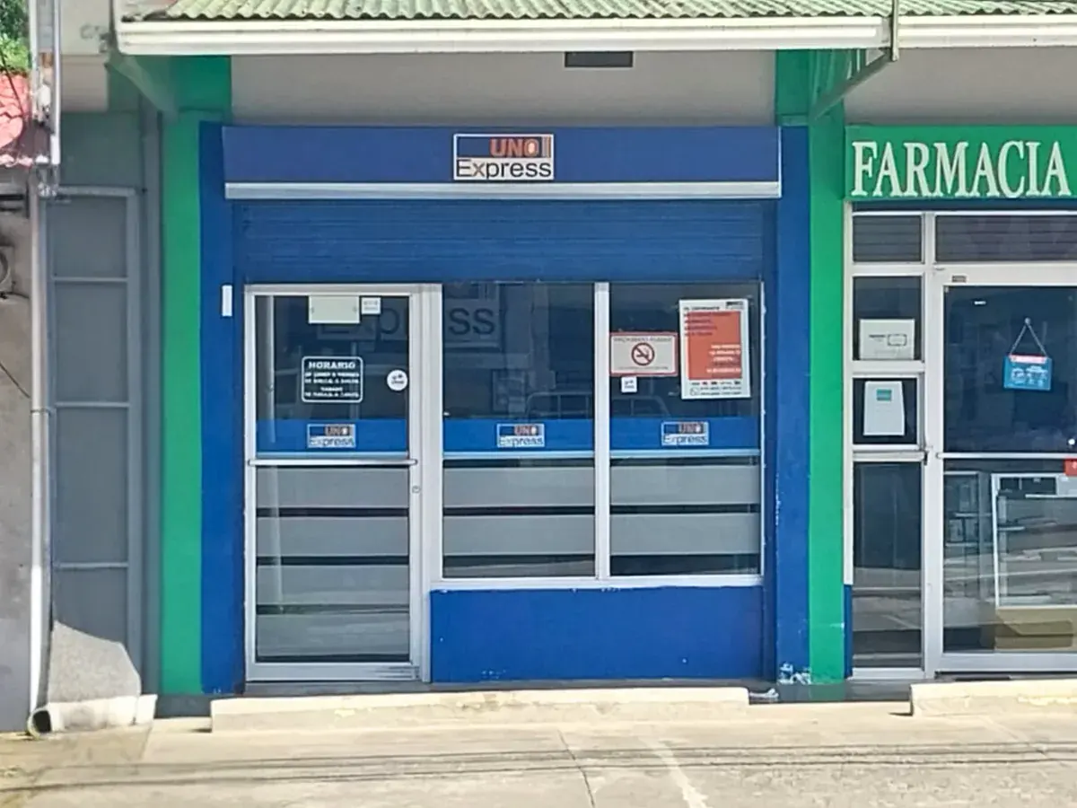 Fachada de la sucursal Almirante